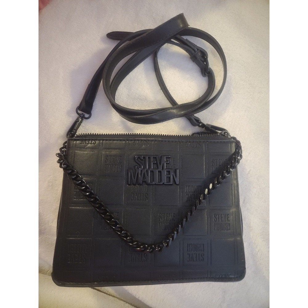 New Steve Madden BVICE Black Embossed Logo Crossbody Bag Triple Zip Chain Detail